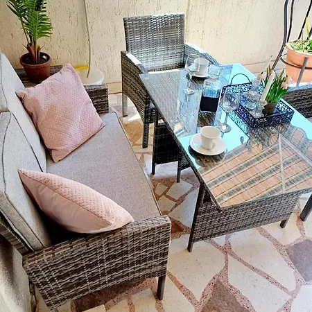 Apartament Neve St *