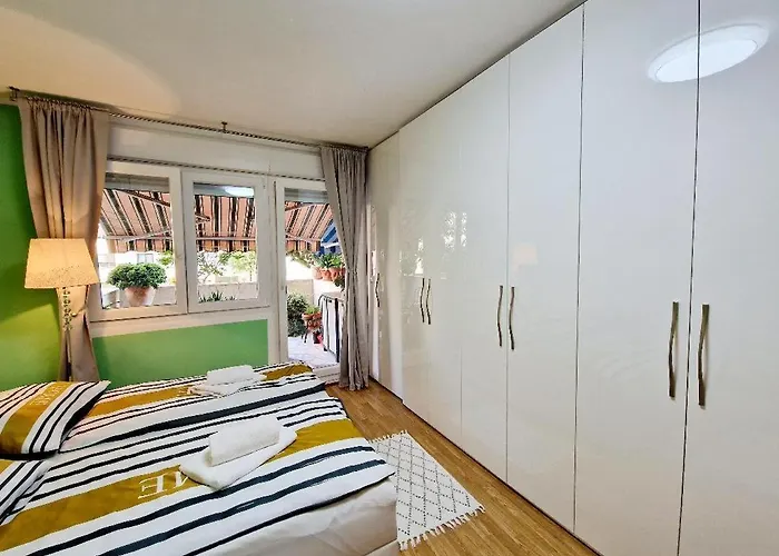 Апартаменти Neve St Спліт