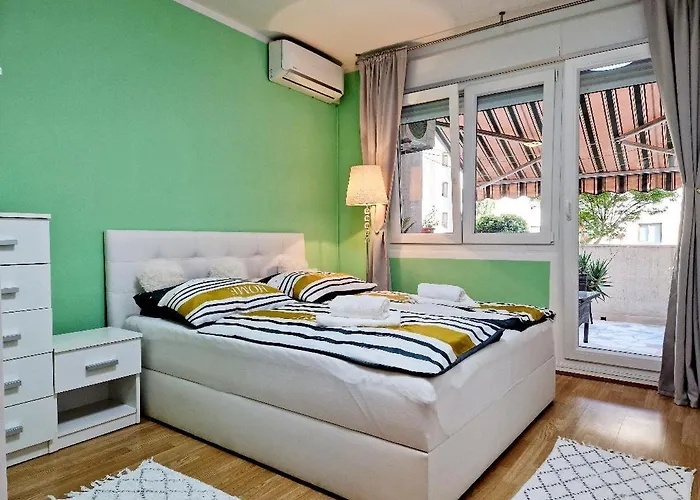 Neve St Апартаменти *