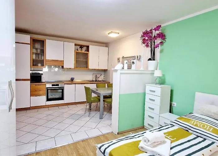 Апартаменти Neve St *